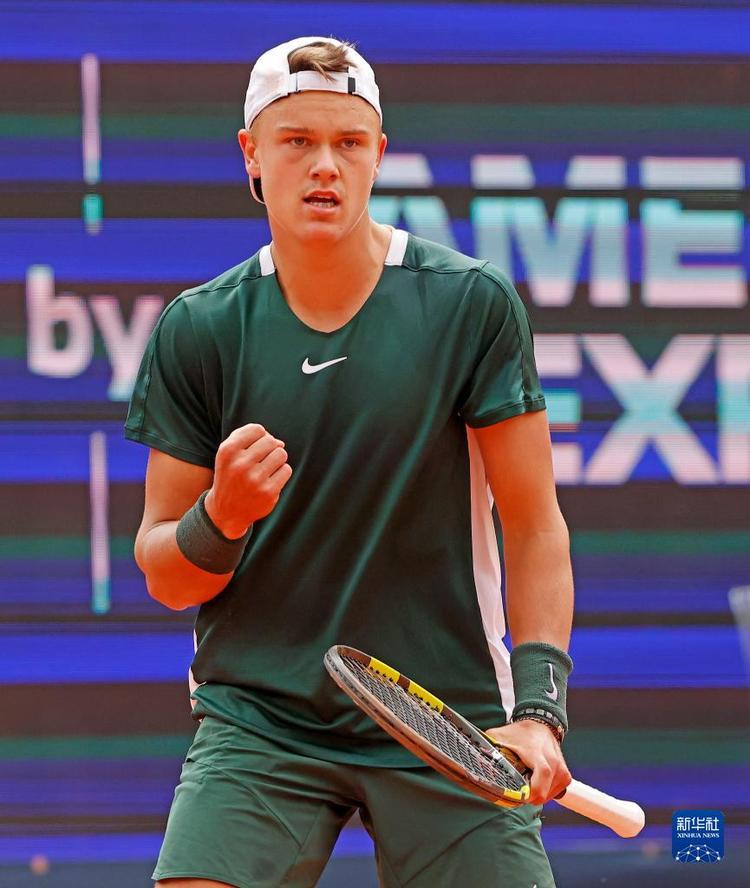 并希望他能 并希望他能