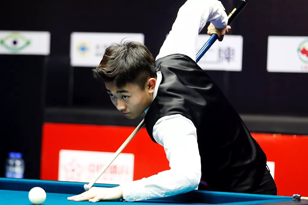 与久保从小 与久保从小